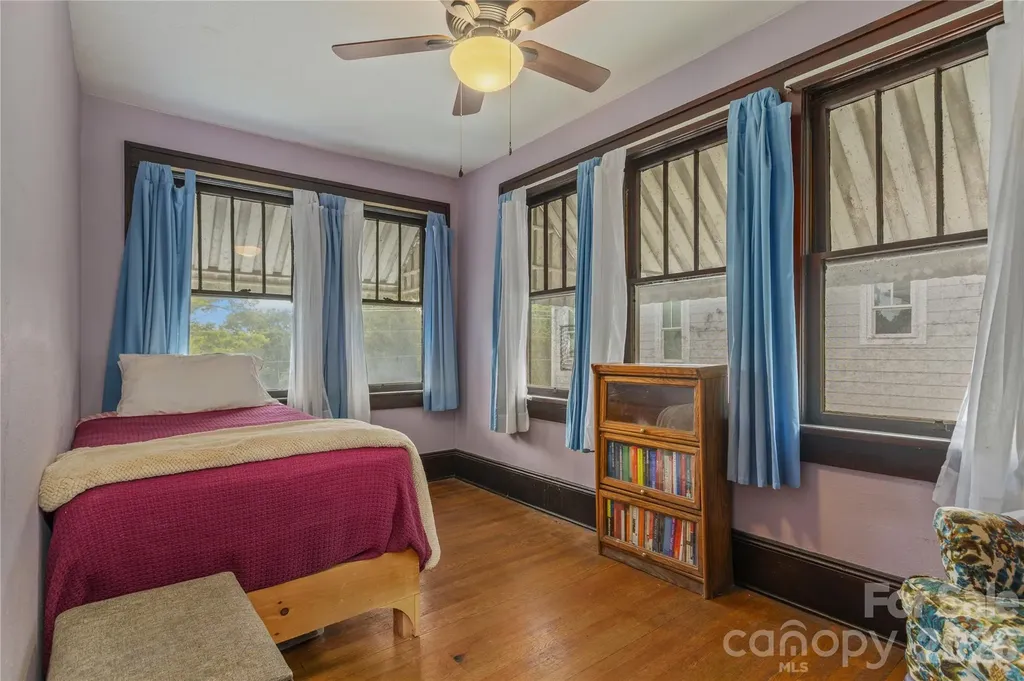 15 Walton Street Asheville NC 28801