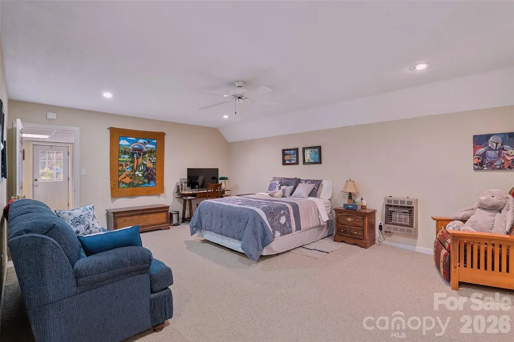 8 Ridgemont Drive Weaverville NC 28787