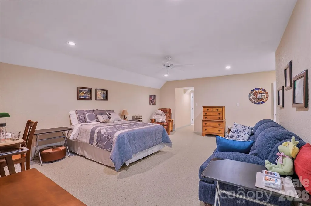 8 Ridgemont Drive Weaverville NC 28787