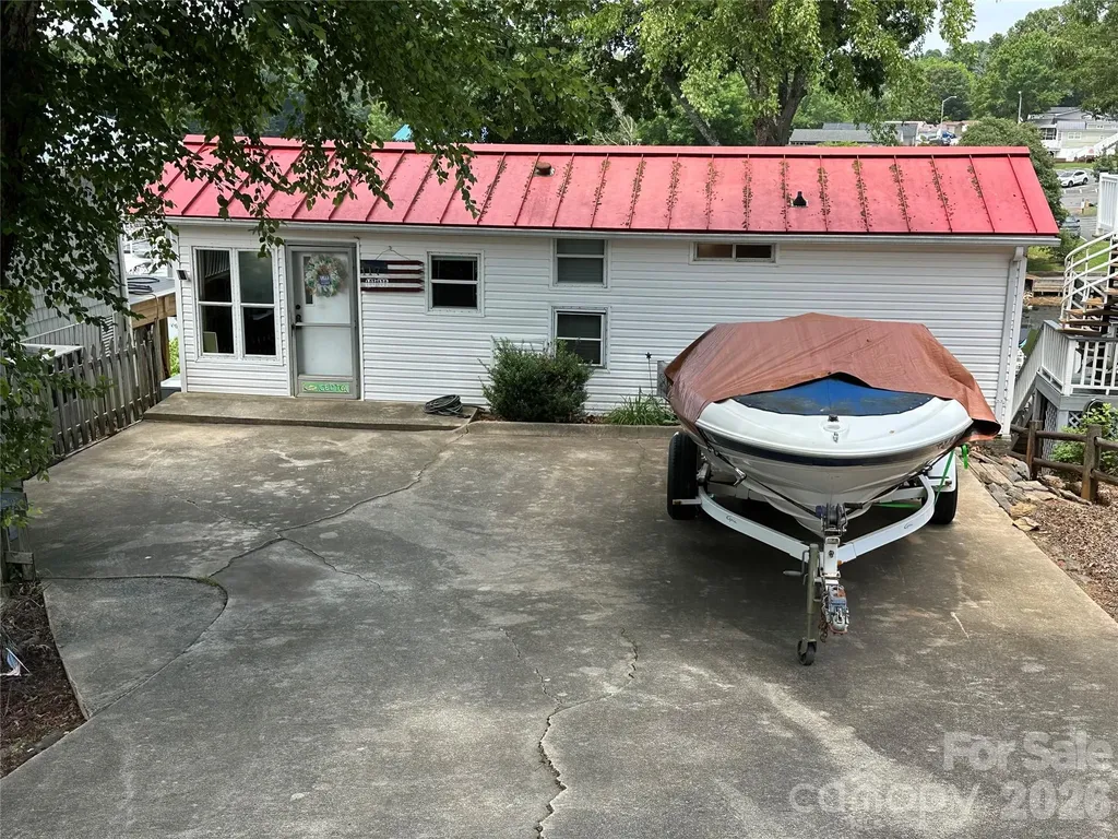 117 Badin Lake Circle New London NC 28127