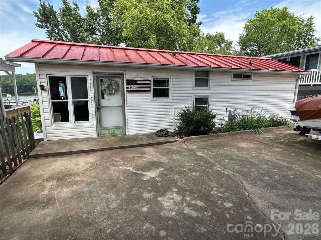 117 Badin Lake Circle New London NC 28127