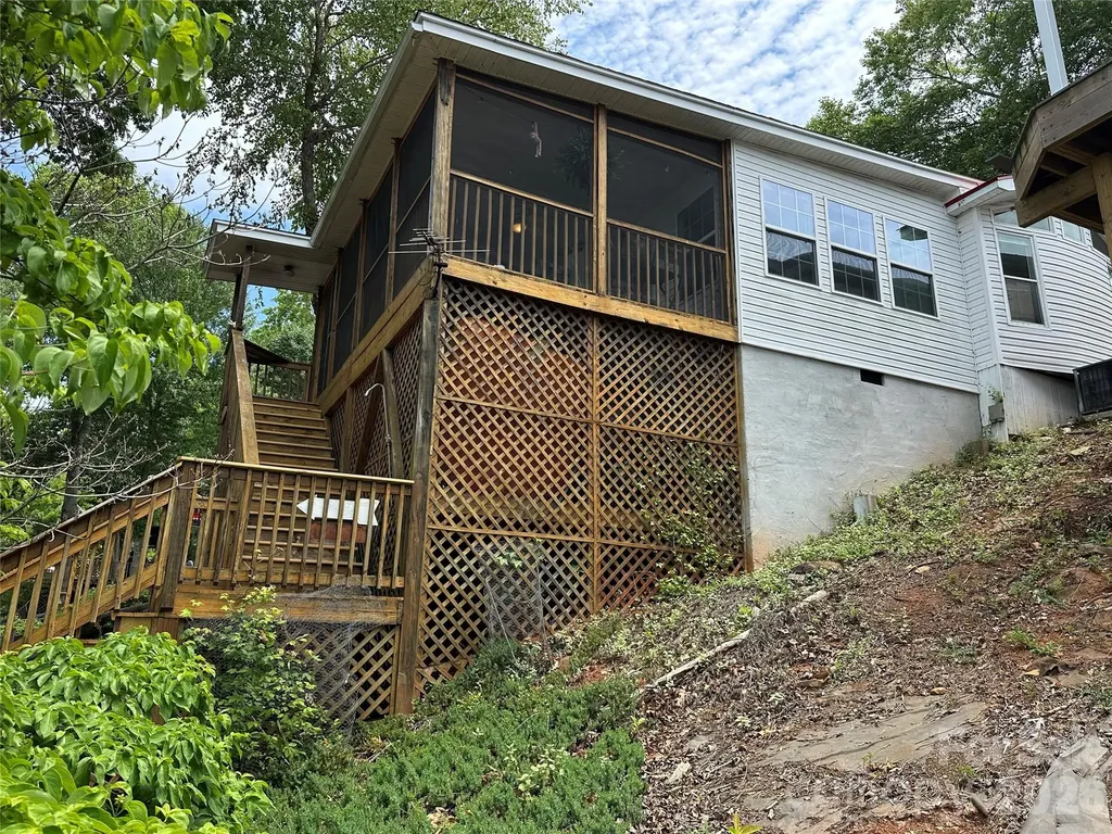 117 Badin Lake Circle New London NC 28127