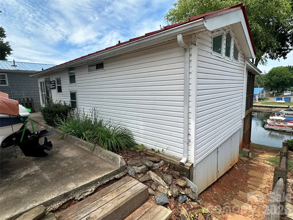 117 Badin Lake Circle New London NC 28127