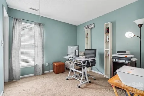 6909 Karnak Court Charlotte NC 28216