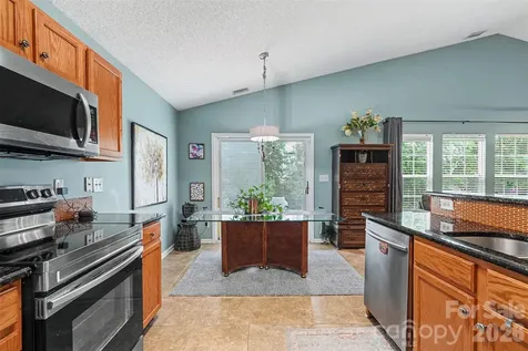 6909 Karnak Court Charlotte NC 28216