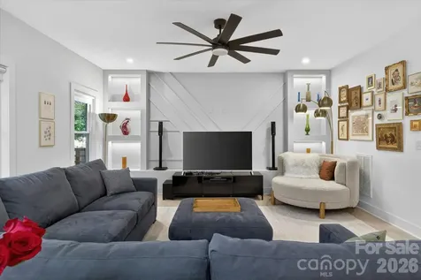 1608 Chippendale Road Charlotte NC 28205