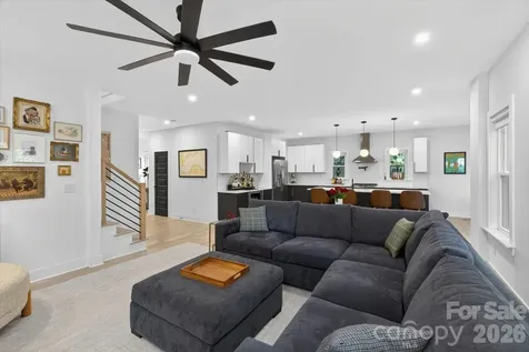 1608 Chippendale Road Charlotte NC 28205
