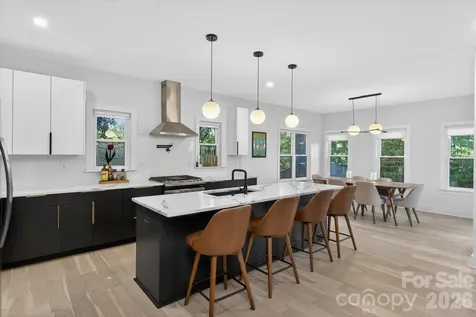 1608 Chippendale Road Charlotte NC 28205