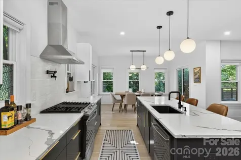 1608 Chippendale Road Charlotte NC 28205