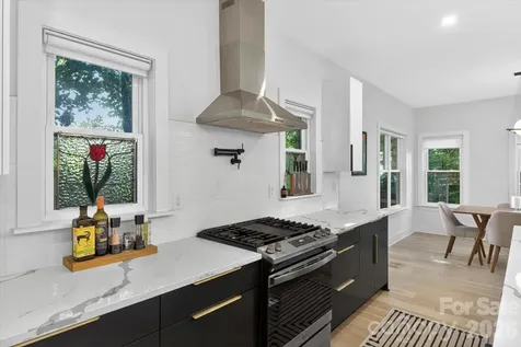 1608 Chippendale Road Charlotte NC 28205