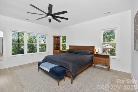 1608 Chippendale Road Charlotte NC 28205