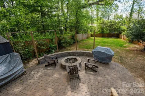 1608 Chippendale Road Charlotte NC 28205