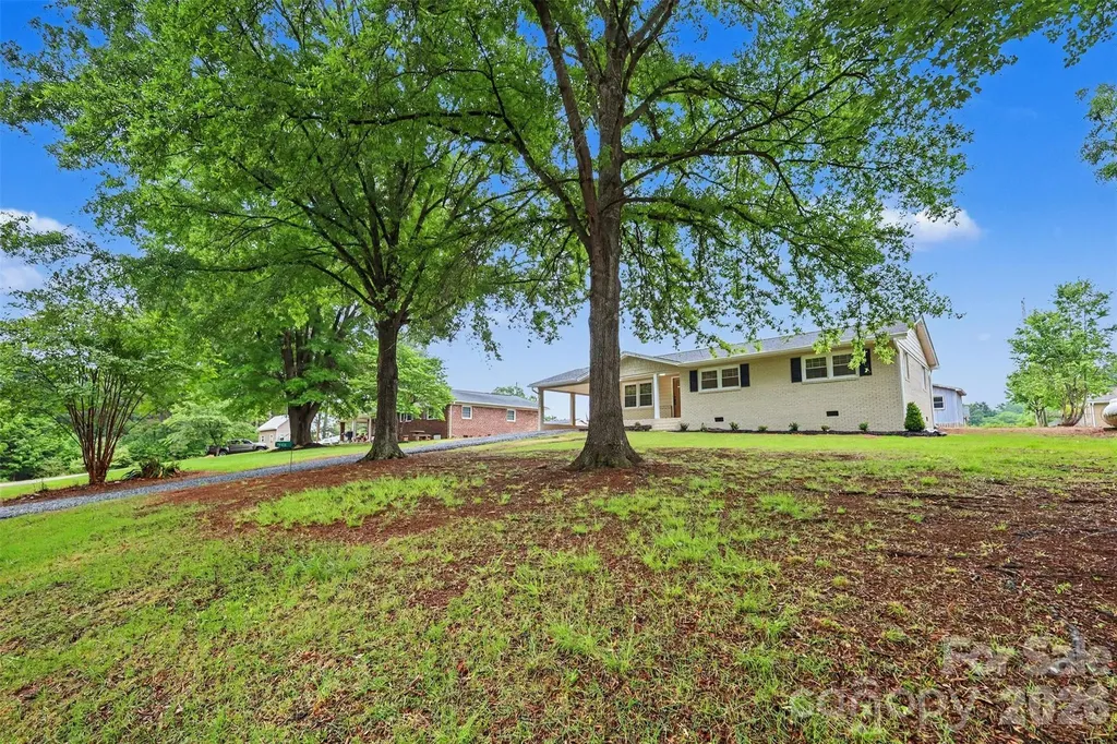 24454 Dillon Road Albemarle NC 28001