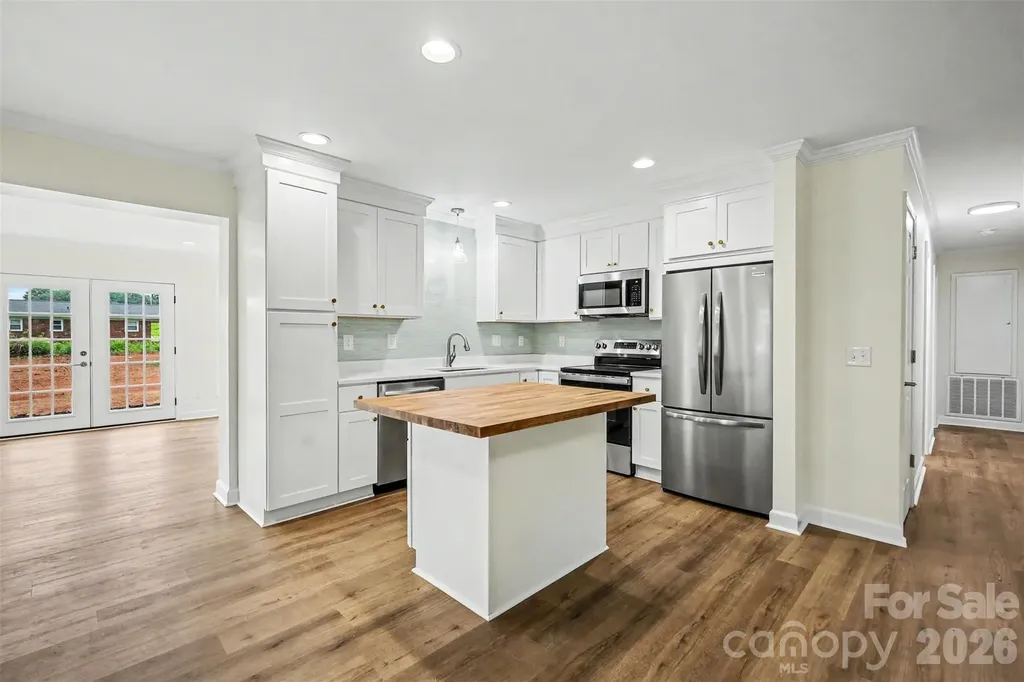 24454 Dillon Road Albemarle NC 28001