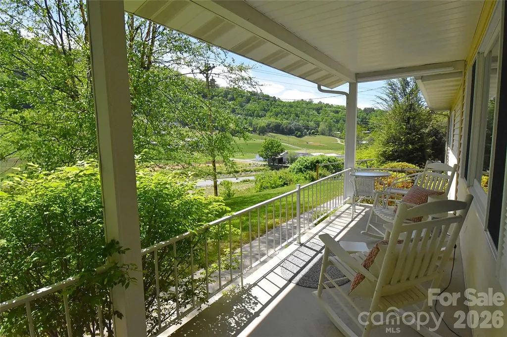 753 Bolens Creek Road Burnsville NC 28714