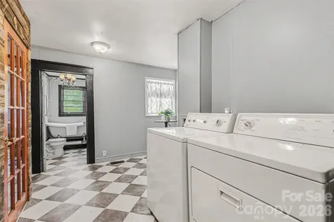 107 Hinton Street Chester SC 29706