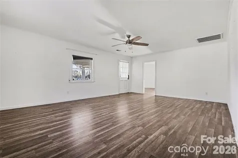 198 Buffalo Avenue NW Concord NC 28025