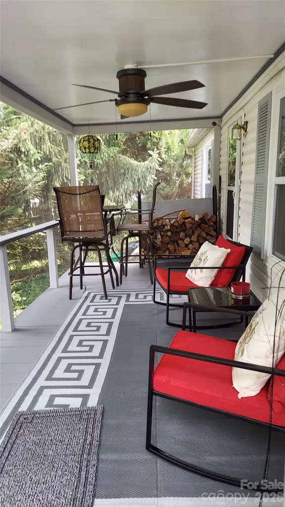 46 Larkspur Lane Canton NC 28716