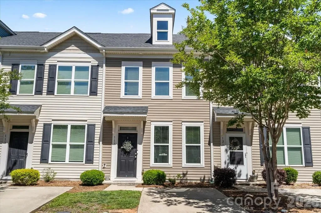 117 N Island Village Drive N Mount Holly NC 28120