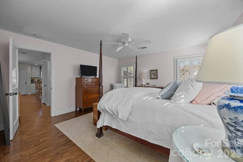 106 N Turner Avenue Charlotte NC 28216