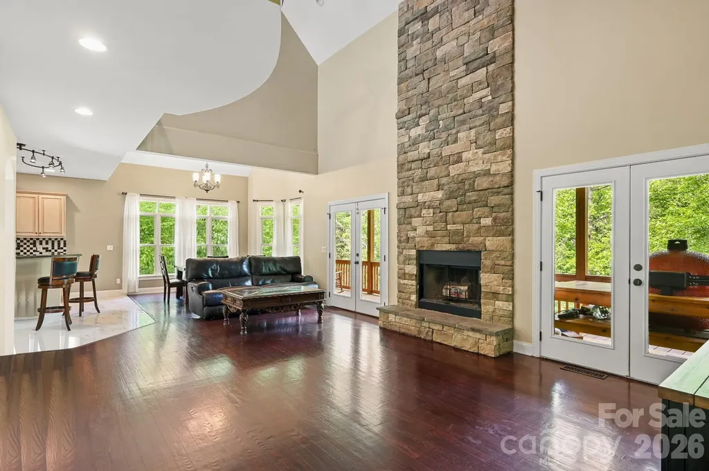 314 Woodland Drive Swannanoa NC 28778