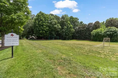 4415 Everclear Court Charlotte NC 28216