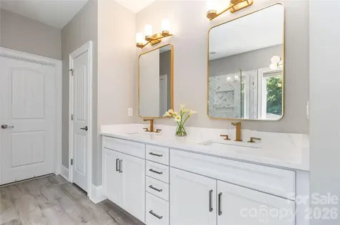 6526 Saint John Lane Charlotte NC 28210