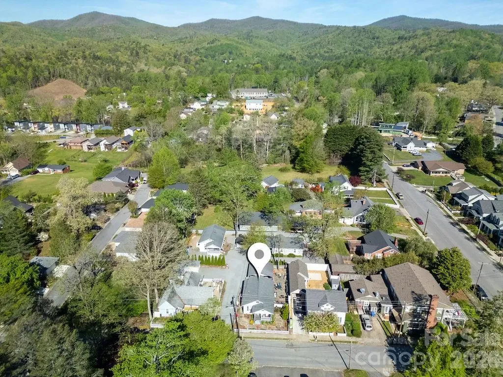 36 S Oaklawn Avenue Brevard NC 28712