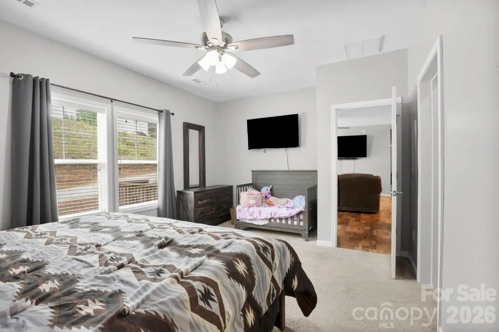 127 Cairens Ridge Drive Mills River NC 28759