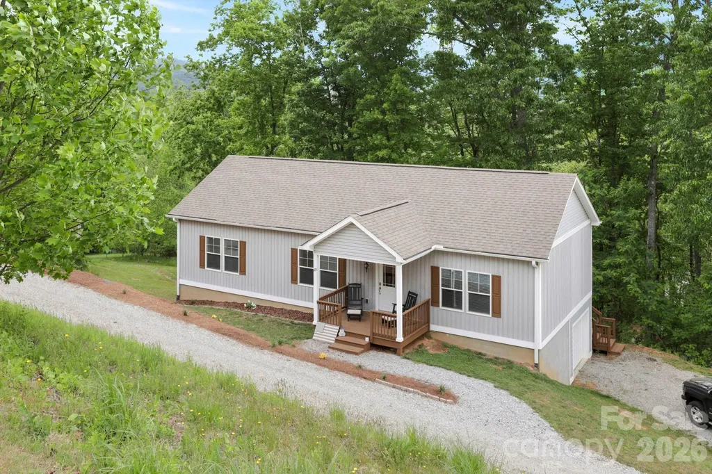 127 Cairens Ridge Drive Mills River NC 28759