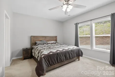 127 Cairens Ridge Drive Mills River NC 28759