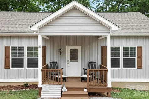 127 Cairens Ridge Drive Mills River NC 28759