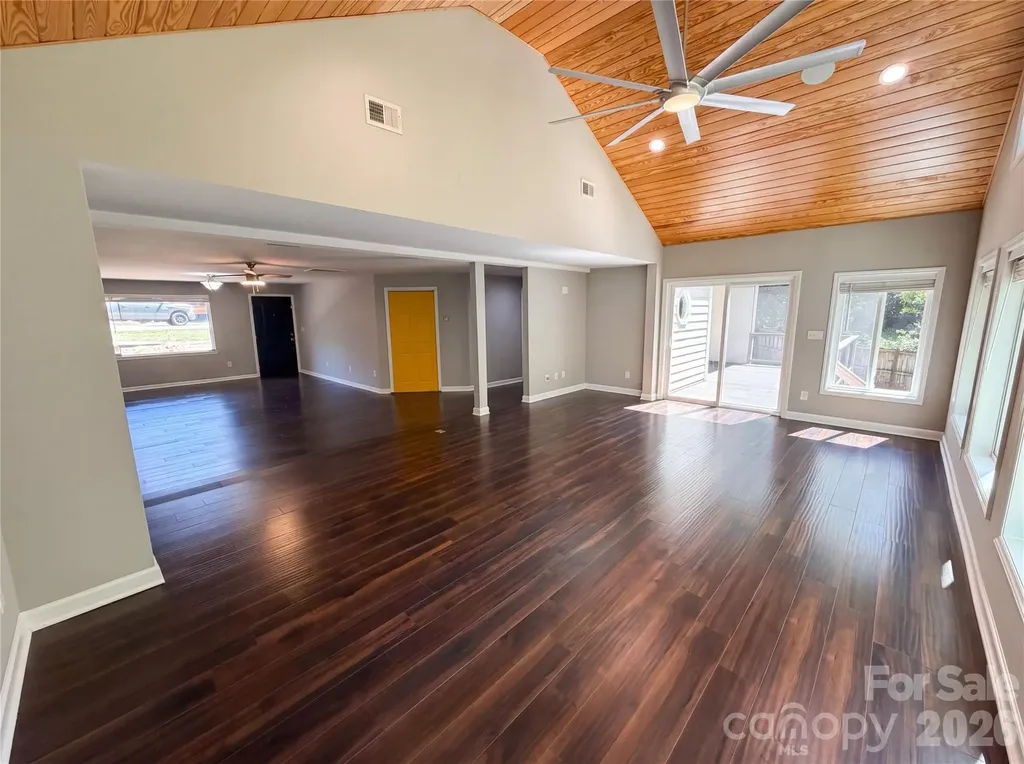 1322 Carolyn Drive Charlotte NC 28205