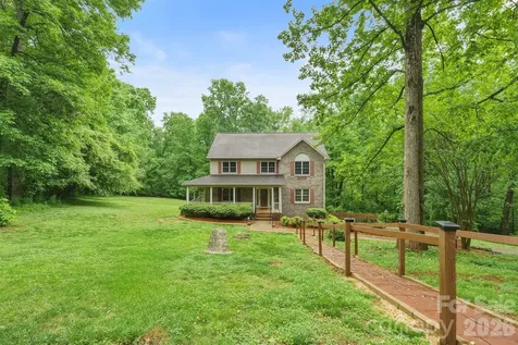 1227 Shirebourn Hickory NC 28602