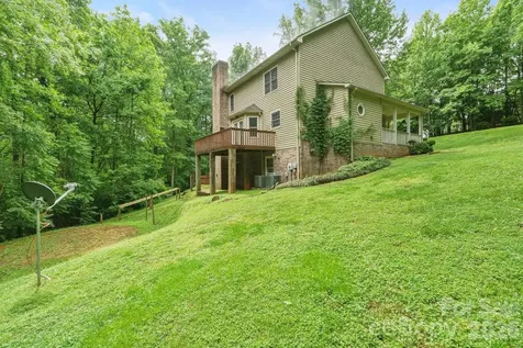 1227 Shirebourn Hickory NC 28602