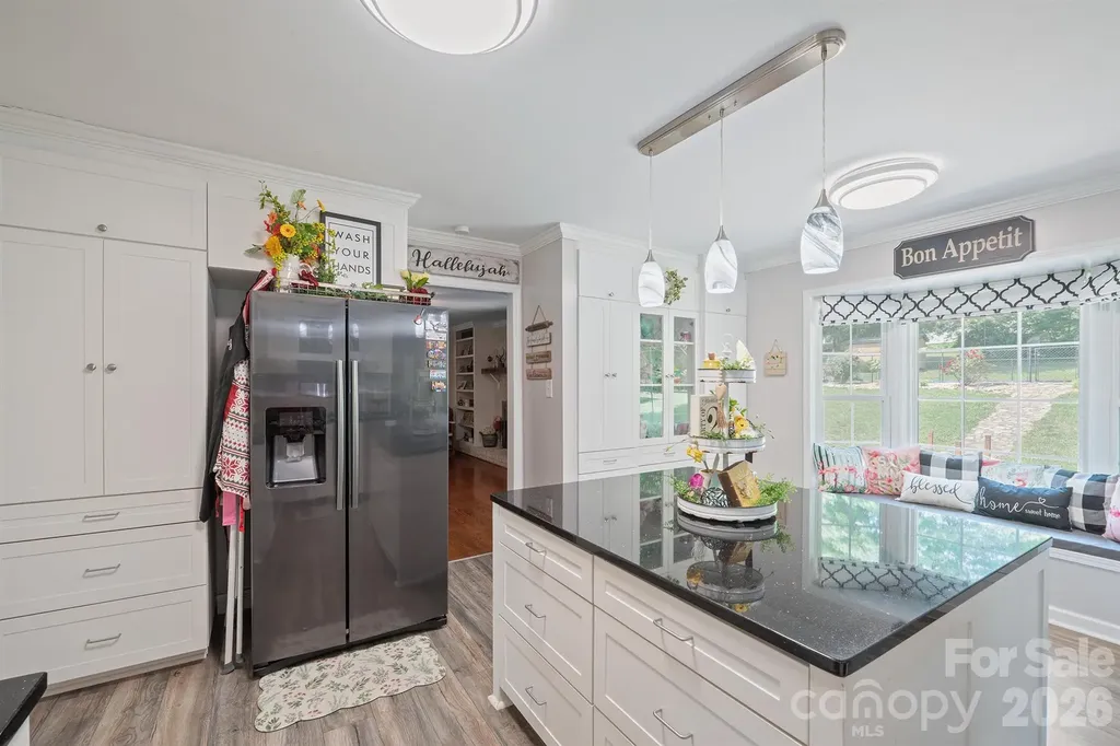 435 W Central Avenue Mount Holly NC 28120