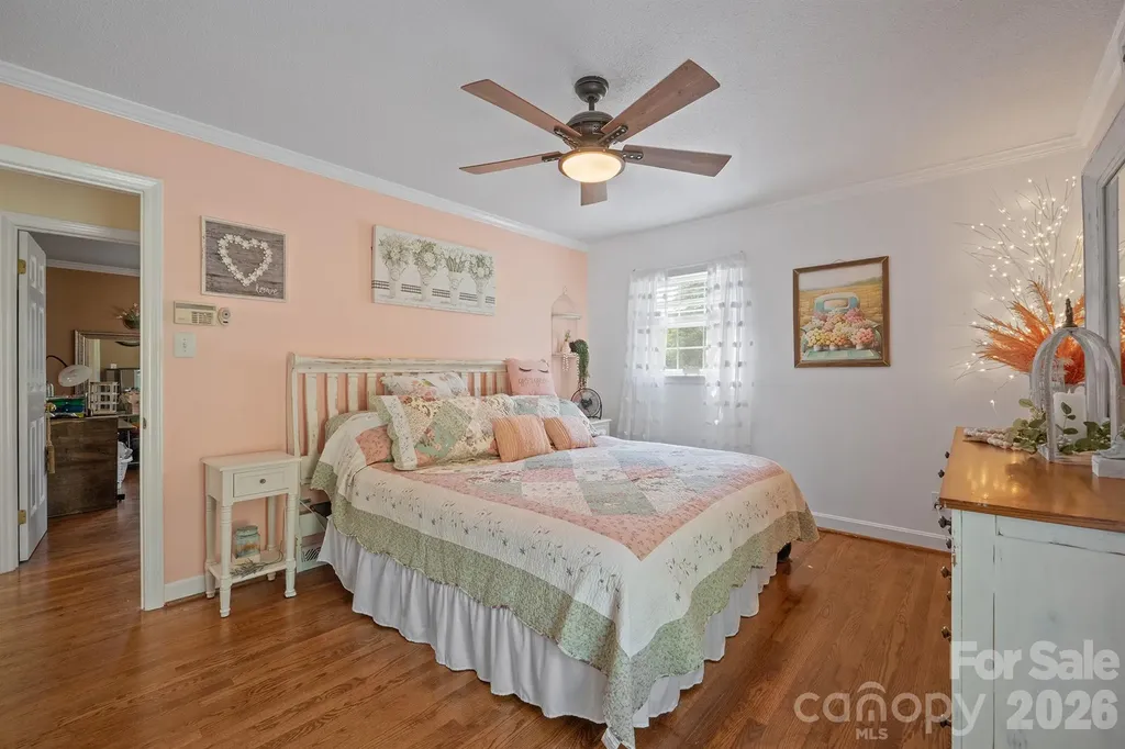 435 W Central Avenue Mount Holly NC 28120