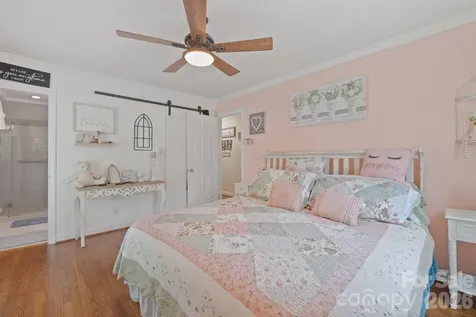 435 W Central Avenue Mount Holly NC 28120