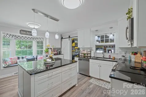 435 W Central Avenue Mount Holly NC 28120