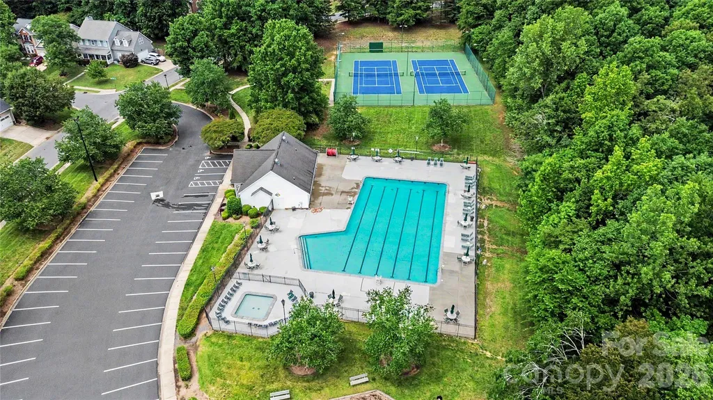 10312 Fairbourne Court Charlotte NC 28269