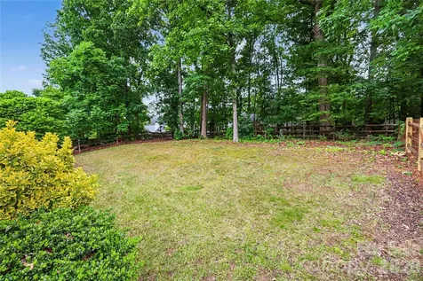 10312 Fairbourne Court Charlotte NC 28269