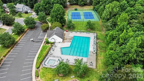 10312 Fairbourne Court Charlotte NC 28269