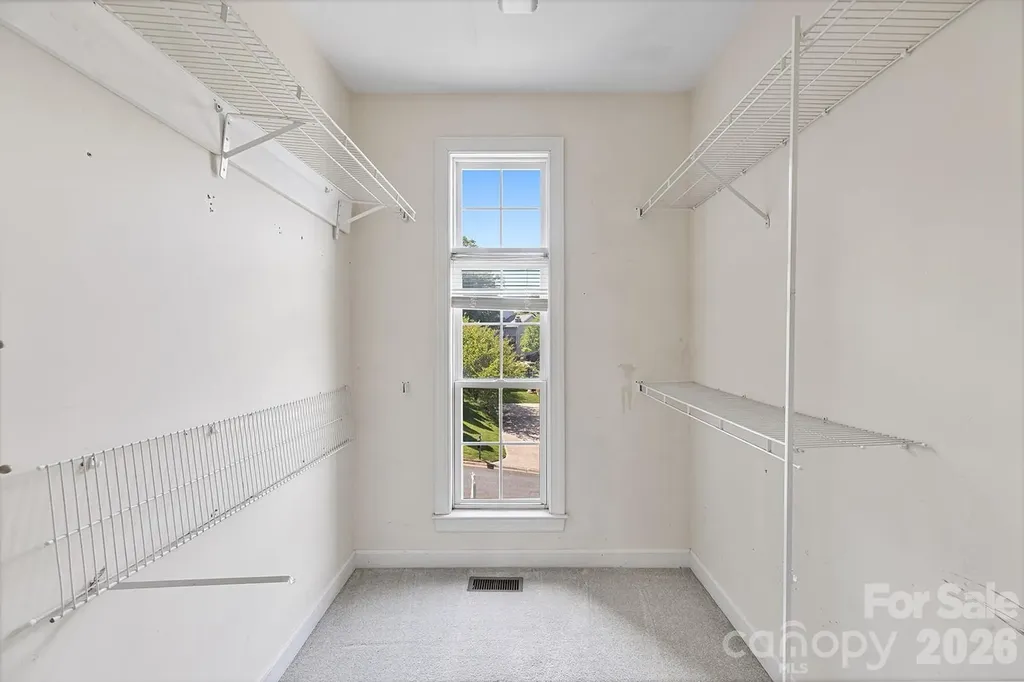 9111 Brocklehurst Lane Charlotte NC 28215