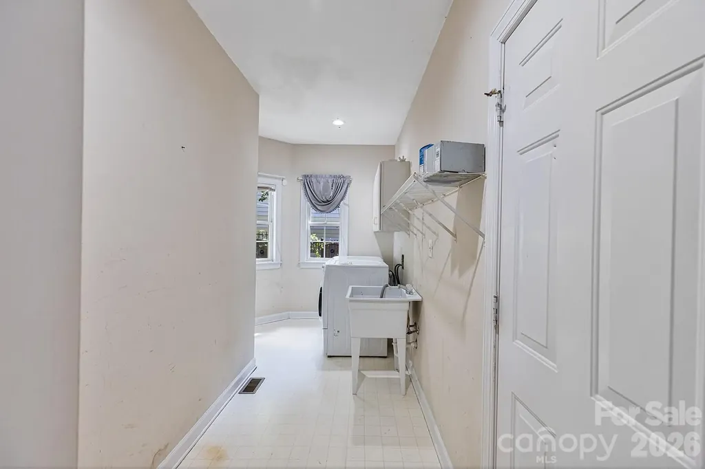 9111 Brocklehurst Lane Charlotte NC 28215