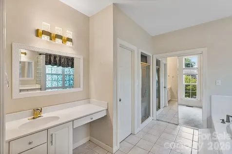 9111 Brocklehurst Lane Charlotte NC 28215