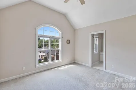 9111 Brocklehurst Lane Charlotte NC 28215