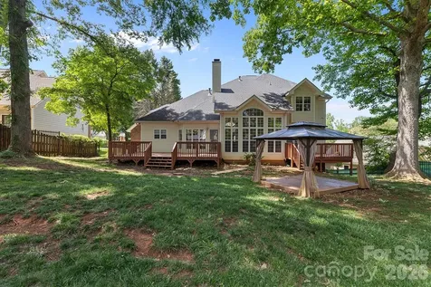 9111 Brocklehurst Lane Charlotte NC 28215
