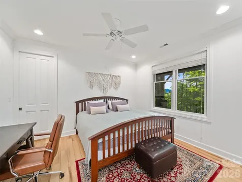 71 Chestnut Hill Road Spruce Pine NC 28777