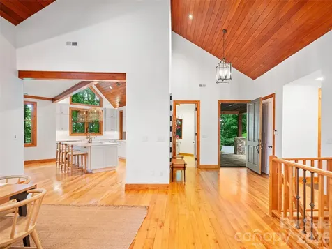 71 Chestnut Hill Road Spruce Pine NC 28777