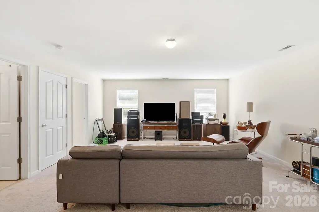 8619 Earthenware Drive Charlotte NC 28269